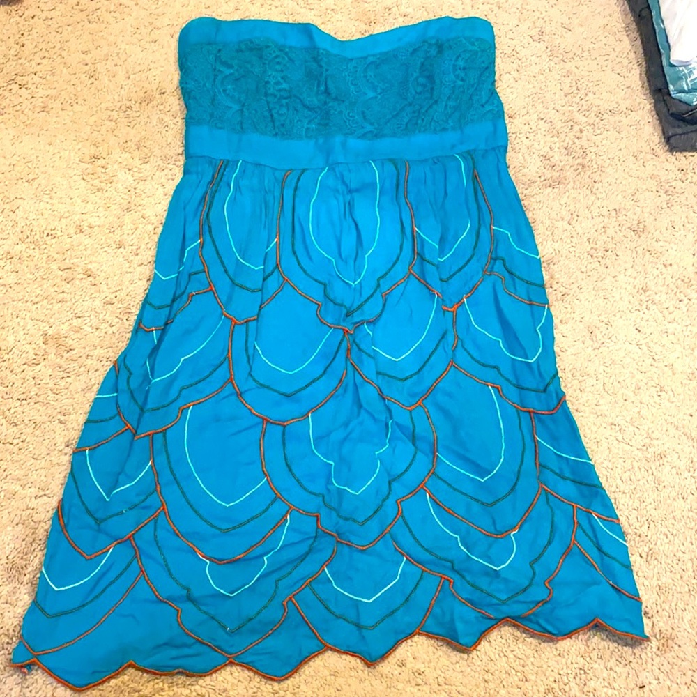 Adorable strapless dress